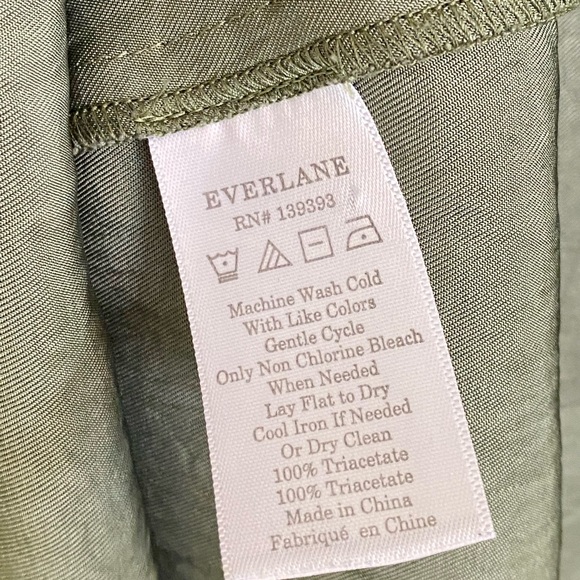 The Everlane * go weave * dress in lightweight fabric with 2 pockets for snacks - Picture 4 of 7